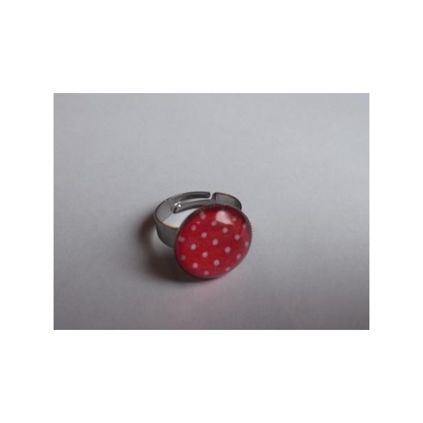 bague pin-up rouge à pois